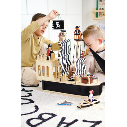 12411_12412_small_foot_pirattenschiff_mit_biegepuppen_bloggerbild_2_773951827