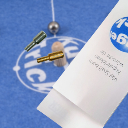kugeltrick-pins-800_840720105