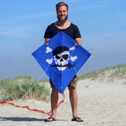 wolkenstuermer_lenkdrachen_racer_pirat_strand